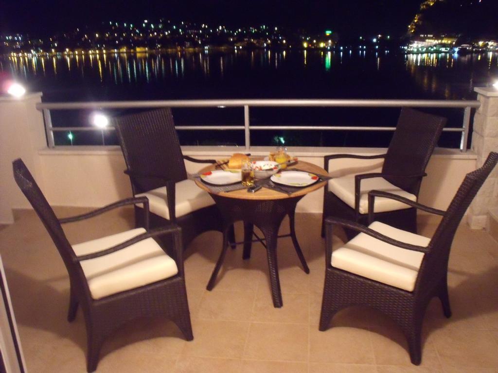 Apartment Fjord Waterfront Котор Екстер'єр фото